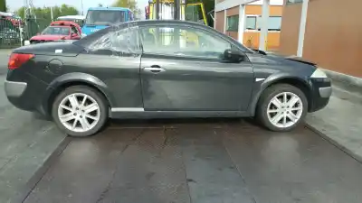 Sloopvoertuig RENAULT MEGANE II COUPE Authentique van het jaar 2005 aangedreven K4M T7