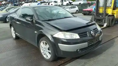 Sloopvoertuig renault megane ii coupe authentique van het jaar 2005 aangedreven k4m t7