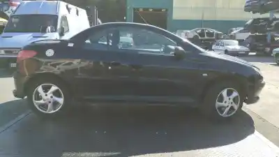 Sloopvoertuig peugeot 206 cc cc van het jaar 2002 aangedreven nfutu5jp4