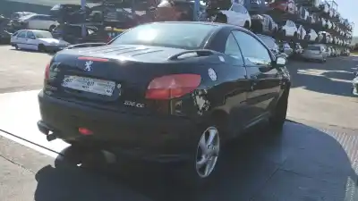 Sloopvoertuig peugeot 206 cc cc van het jaar 2002 aangedreven nfutu5jp4