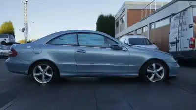 Verschrottungsfahrzeug MERCEDES-BENZ CLASE CLK (W209) COUPE 2.7 CDI 20V CAT des Jahres 2003 angetrieben OM612962
