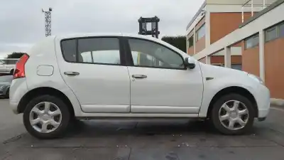 Sloopvoertuig dacia sandero laureate van het jaar 2010 aangedreven k9k 87