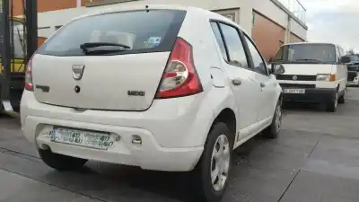 Sloopvoertuig dacia sandero laureate van het jaar 2010 aangedreven k9k 87