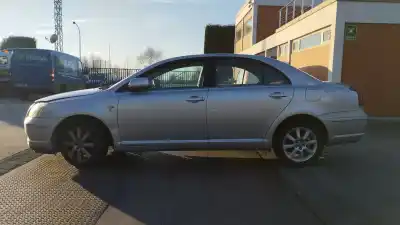 Здавання транспортного засобу TOYOTA AVENSIS BERLINA (T25) 2.0 D4-D Executive Berlina року 2003 потужний 1CDFTV