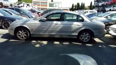 Sloopvoertuig jaguar s-type 3.0 v6 24v cat van het jaar 2000 aangedreven 