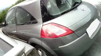 Veículo de Sucata renault megane ii berlina 3p confort authentique do ano 2003 alimentado k4m t7