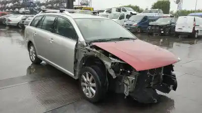 Veículo de Sucata toyota avensis wagon (t25) 2.0 d-4d executive do ano 2003 alimentado 1cdftv