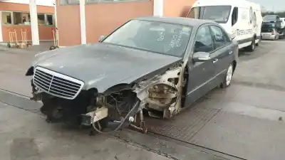 Veicolo di demolizione mercedes                                           clase e (w211) berlina                                                                                                                                                                                                                                     e 320 cdi (211.022)                                                                                                                                                                                                                                        dell'anno 2005 alimentato 642920