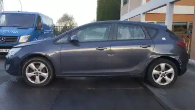 Здавання транспортного засобу opel astra j lim. cosmo року 2010 потужний a17dtr