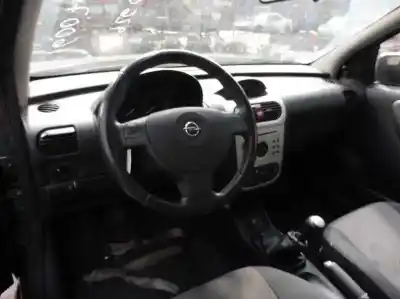 Sloopvoertuig opel corsa c blue line van het jaar 2004 aangedreven z12xe