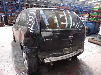 Sloopvoertuig opel corsa c blue line van het jaar 2004 aangedreven z12xe