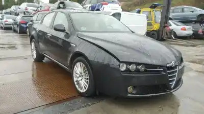 Здавання транспортного засобу alfa romeo                                         159 (140)                                                                                                                                                                                                                                                  2.0 jtdm 16v distinctive року 2009 потужний 939b3000