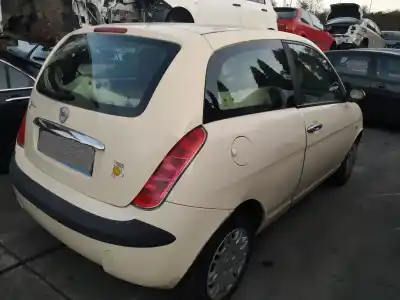 Véhicule à la ferraille lancia                                             ypsilon (101)                                                                                                                                                                                                                                              1.2 8v                                                                                                                                                                                                                                                     de l'année 2006 alimenté 188a4000