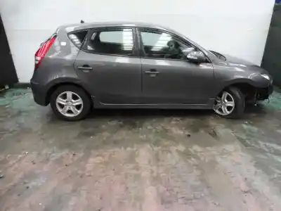 Veículo de Sucata HYUNDAI I30 Comfort do ano 2011 alimentado 