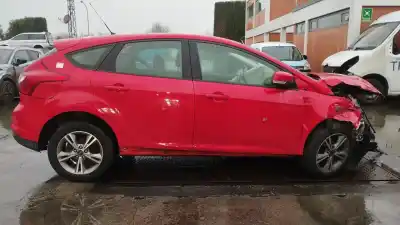 Véhicule à la ferraille FORD FOCUS LIM. Business de l'année 2013 alimenté T1DA