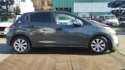 Veículo de Sucata peugeot 208 style do ano 2017 alimentado hm01