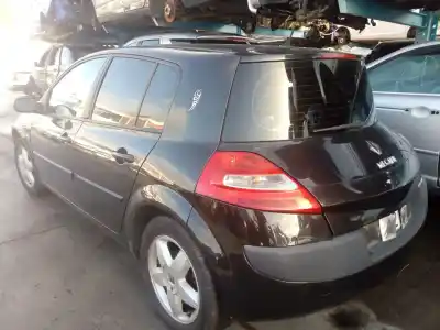 Veículo de Sucata RENAULT MEGANE II CLASSIC BERLINA Confort Authentique do ano 2002 alimentado K4J D7