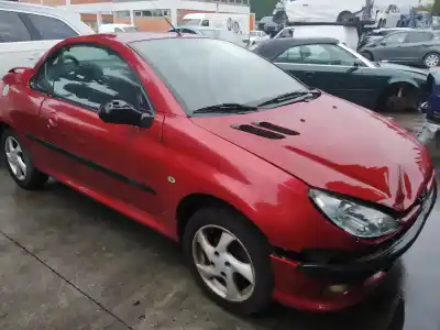 Sloopvoertuig peugeot 206 cc cc van het jaar 2003 aangedreven nfutu5jp4