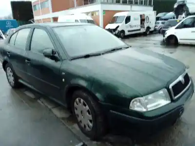 Veículo de Sucata skoda octavia berlina (1u2) ambiente do ano 2001 alimentado alh