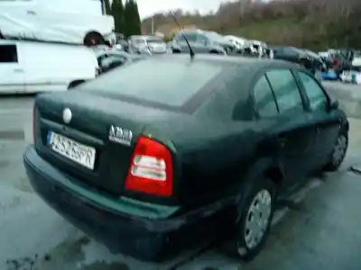 Veículo de Sucata skoda octavia berlina (1u2) ambiente do ano 2001 alimentado alh