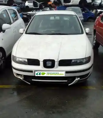 Vehículo de desguace SEAT LEON (1M1)  del año 2001 con motor ASV