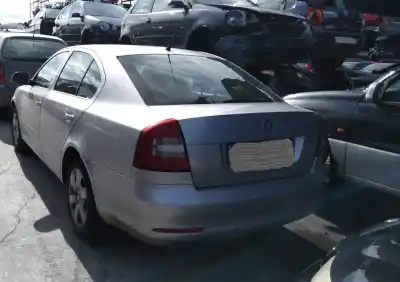 Vehículo de desguace SKODA OCTAVIA BERLINA (1Z3)  del año 2009 con motor BXE