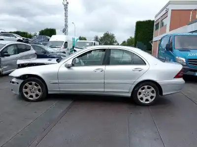 Здавання транспортного засобу mercedes                                           clase c (w203) berlina                                                                                                                                                                                                                                     220 cdi (la) (203.008)                                                                                                                                                                                                                                     року 2006 потужний 646963