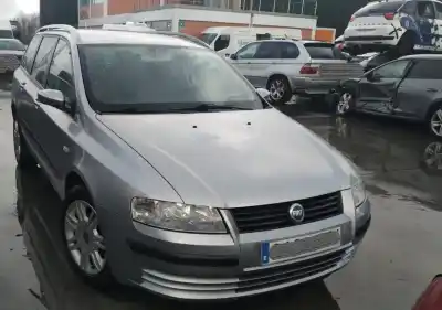 Veicolo di demolizione fiat stilo (192) 1.6 16v dell'anno 2004 alimentato 182b6000