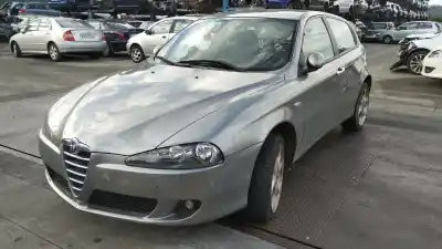 Veicolo di demolizione alfa romeo 147 (190) 1.9 jtd distinctive dell'anno 2005 alimentato 937a2000