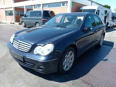 Vehicul casat mercedes                                           clase c (w203) berlina                                                                                                                                                                                                                                     220 cdi (la) (203.008)                                                                                                                                                                                                                                     al anului 2006 alimentat 646963