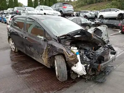 Veículo de Sucata kia cee´d business do ano 2016 alimentado d4fc