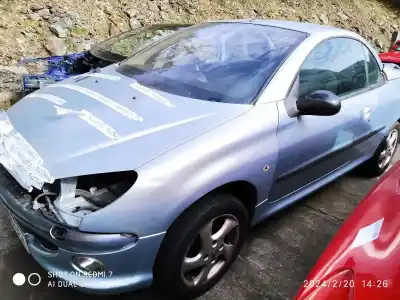 Sloopvoertuig PEUGEOT 206 CC CC van het jaar 2002 aangedreven NFUTU5JP4