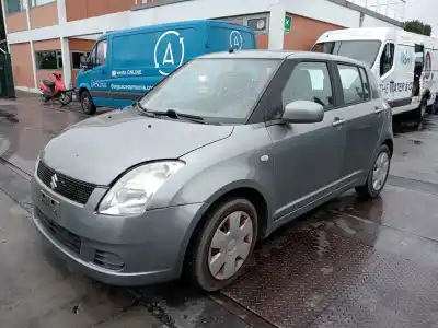 Veicolo di demolizione suzuki swift berlina (mz) gl dell'anno 2005 alimentato m13a