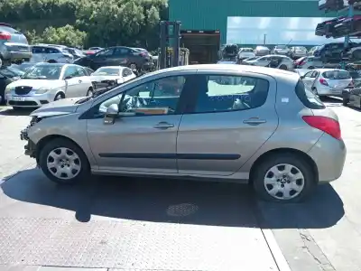 Veículo de Sucata peugeot 308 access do ano 2013 alimentado 9h06