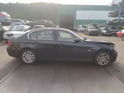 Veículo de Sucata bmw serie 3 berlina (e90) 320d do ano 2003 alimentado m47n2