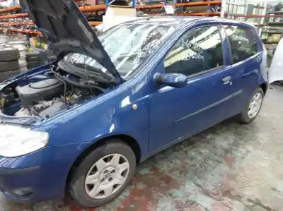 Veículo de Sucata fiat punto berlina (188) 1.2 8v dynamic do ano 2004 alimentado 188a4000