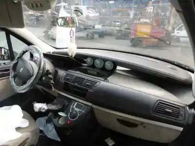 Veicolo di demolizione peugeot 807 st pack dell'anno 2005 alimentato rhwdw10ated4