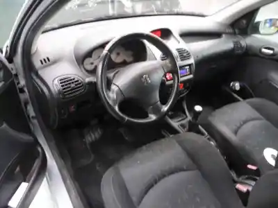 Здавання транспортного засобу peugeot 206 sw xs року 2004 потужний rhydw10td
