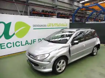 Здавання транспортного засобу peugeot 206 sw xs року 2004 потужний rhydw10td