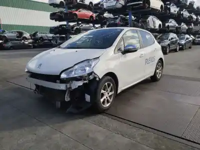 Veículo de Sucata peugeot 208 1.5 blue-hdi fap do ano 2015 alimentado 9h06