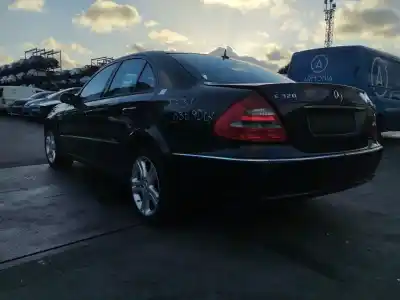Sloopvoertuig mercedes-benz clase e (w211) e 320 cdi (211.026) van het jaar 2003 aangedreven om 648.961