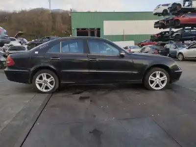 Sloopvoertuig mercedes-benz clase e (w211) e 320 cdi (211.026) van het jaar 2003 aangedreven om 648.961