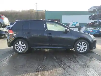 Veicolo di demolizione VOLKSWAGEN GOLF VI (5K1) 1.6 TDI dell'anno 2011 alimentato CAYC