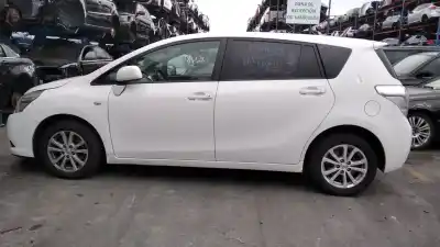 Veicolo di demolizione toyota verso active dell'anno 2012 alimentato 1adftv