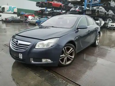 Veicolo di demolizione opel                                               insignia berlina                                                                                                                                                                                                                                           cosmo                                                                                                                                                                                                                                                      dell'anno 2009 alimentato a20dth