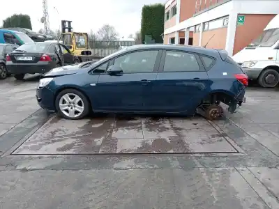 Здавання транспортного засобу opel astra j lim. selective року 2012 потужний a17dtr