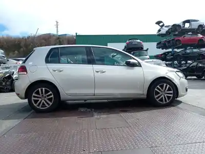 Veicolo di demolizione volkswagen golf vi (5k1) 2.0 tdi dell'anno 2009 alimentato cbab