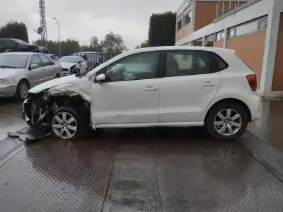 Scrapping Vehicle volkswagen polo v (6r1, 6c1) 1.6 tdi of the year 2009 powered cayb