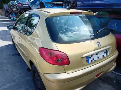 Veículo de Sucata peugeot 206 fastback (2a/c) 1.4 16v do ano 2005 alimentado kfu (et3j4)