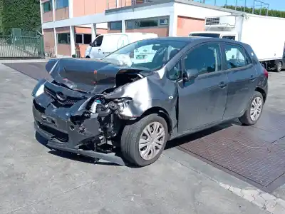 Veículo de Sucata toyota auris (_e15_) 2.0 d-4d (ade150_) do ano 2008 alimentado 1ad-ftv
